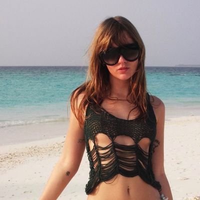 coira_mc_allist's profile picture. Call me Ira or Coco.
non sono né zitta né buona