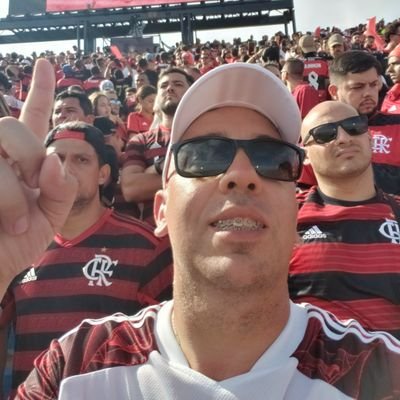 🔴⚫🔴⚫
Filho, Flamenguista, Militar, Esposo, Pai, Prof. Ed. Física e Árbitro Futsal!
#somostodosmenosalguns