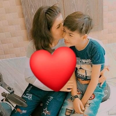 अपमान करना किसी का स्वभाव हो सकता है
परन्तु सम्मान करना हमारे संस्कार हैं ...!🩷