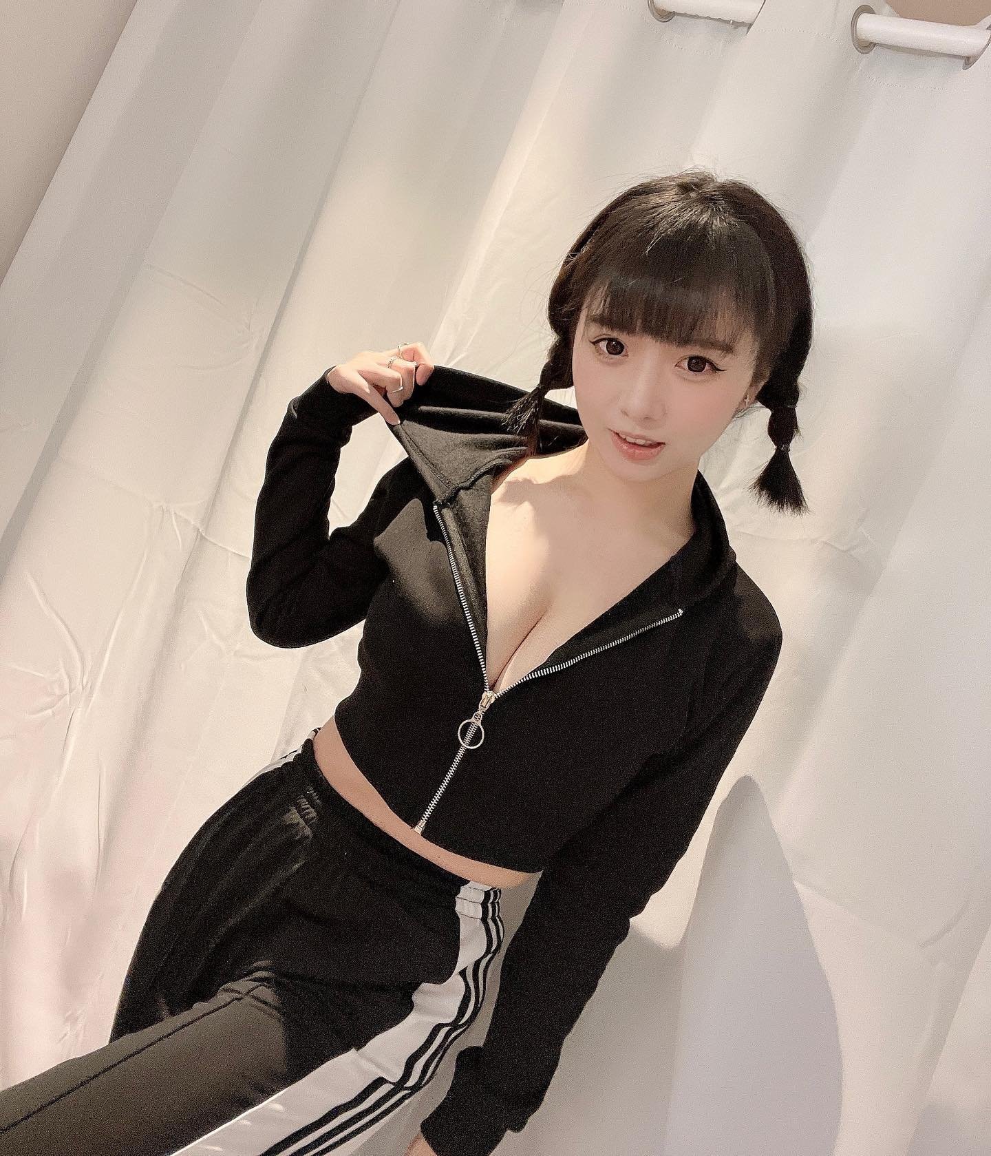 2VPd7rfxNB83165's profile picture. 