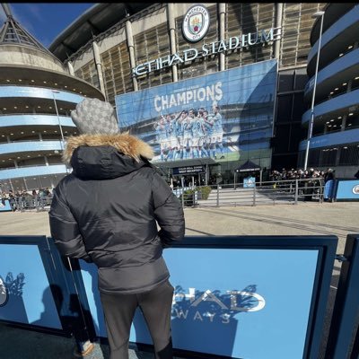 Tu rêves d’aller à l’Etihad Stadium avec des amies, ta famille ou même seul. On te facilite ton voyage en vendant les places les moins chères du marché 🏟️💙