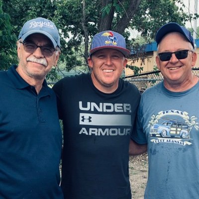 dherm10's profile picture. husband, teacher, father of 4 = pure awesomeness.