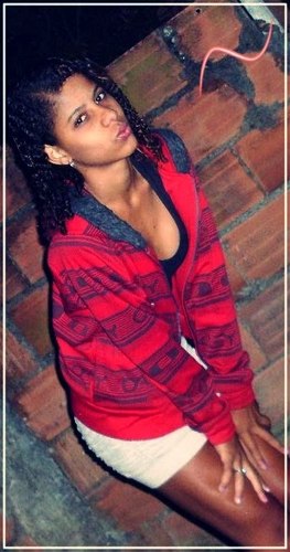 - A gαtiinhα dos cabeloos 'Escuros'
♥ Que trαz juntoo de sí muiito amoor ~/