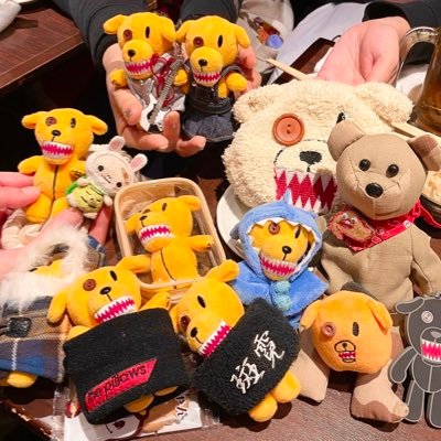 ピロウズは別格🥰リトルトゥース💕佐久間さん💕その他は順不同でフルヤトモヒロ、男闘呼組、髭、テナー、エルレ、チバ、電気、BUMP、サカナクション、brahman、ホルモン、wash?、ジラフス、ATG、星野源、ピストル、U2、oasis、roses、blur、tws等々🎶 沖縄民謡も大好き💕ダメNS😂ベイ⚾️