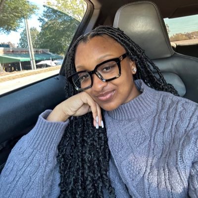 | nccu | IG: @zhariareneee |
