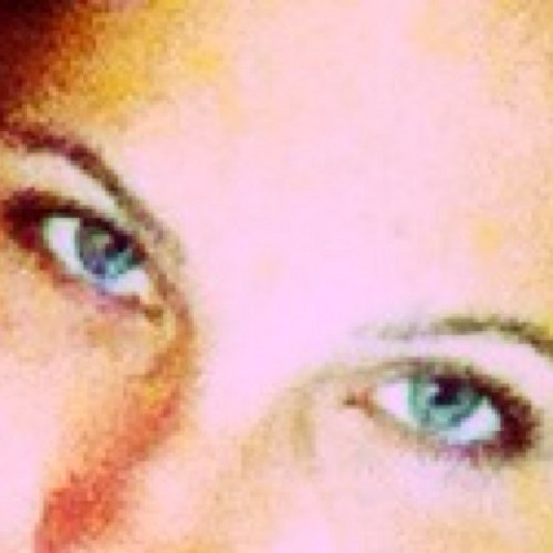 paliogataki's profile picture. γιατί παντρεύτηκα παπά,
γιατί δεν πήρα ράφτη,
και αμαρτάνω μόνιμα
με τον καντηλανάφτη;