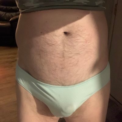 56 year old man who likes to wear and piss in women’s thongs!!! not looking for hookups!!!! or to pay for naked content!!!