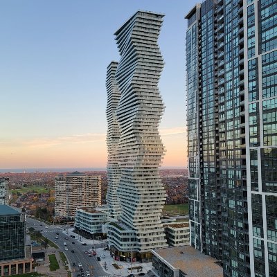 SQ1 Condo. Buy, Sell, Rent, or Invest in Mississauga. 

Call or Whatsapp 416-436-8256 8am to 11pm EST M-F.

Profit from our experience. 

https://t.co/9BlswtdJSN