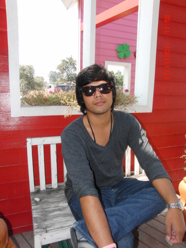 Uาส ALon