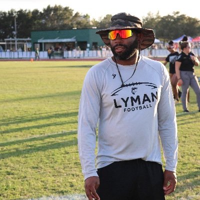 Lyman High School DLine Coach. Faith, Family& Football. “Excuses are tools of the incompetent” #NCFMC #DawgPound #MonstersInc #⬆️🔝BOYZ