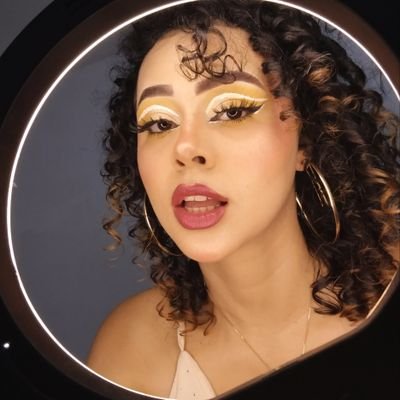 eusamysamara's profile picture. Brasil 🇧🇷
Maquiar é da vida a arte 🎨