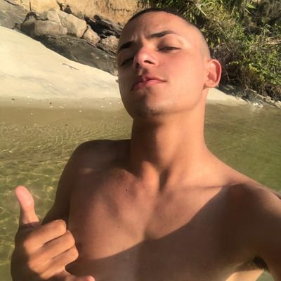 AlohaBreno's profile picture. SI 👨🏽‍💻 - 
Infra/Redes 💙