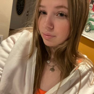 xoxogracieb1's profile picture. | 16 yr old | pls don’t be weird.