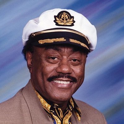 I talk about music, history, and random nonsense. 🌹 1/2 of the @subURBANpod #aamualum #gramfam. That is Johnnie Taylor in my avi lol