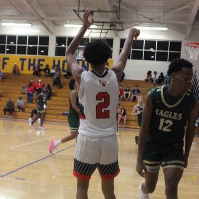 Isaak medina Lake wales High School GPA:3.7 (C/O 2026 5’9 140 pound Guard ) email:isaak.medina08@gmail.com (ig:d1.isaak)