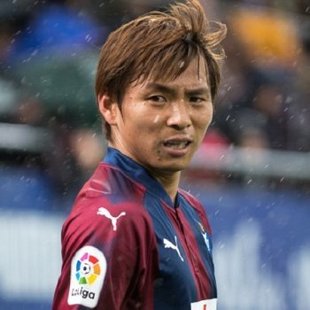 zzmartinn's profile picture. Maestro y educador👨🏽‍🏫 Entrenador en fútbol sala base y músico delante de una batería