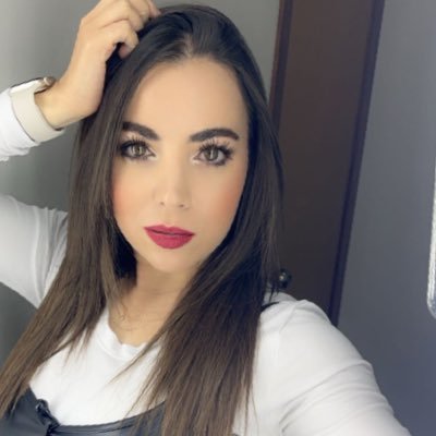 Conductora y Reportera de Espectáculos