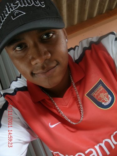 Add aew no msn pra conhecer melhor!! juninhostroonda@hotmail.com 
 Nada é errado se te fazer feliz _\ll/_