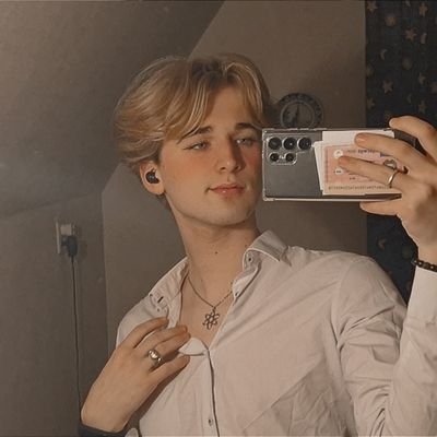 Je kan niet altijd 6 gooien | Chantal❤️ 27-10-2023 | Geborene | 22 | Bi🏳️🌈 | oomfs to lovers met @KrishnM_ (frfr) |