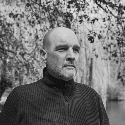 Basi_70's profile picture. Nicht einmal für die Seefahrtsschule hat es gereicht ⛵ Aber für Tik Tok und jede andere Geschmacklosigkeit 🤡