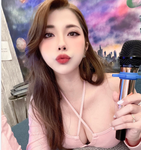 tethonoa1616's profile picture. Even if no one applauds you, you should take a graceful bow and thank you for your hard work.