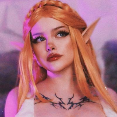 Cosplayer/Streamer/your succubus girlfriend ♡.. @nivychi ♡