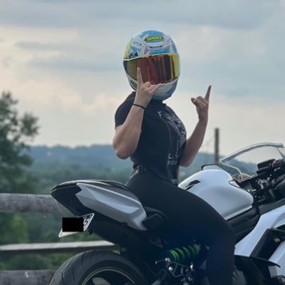 leifericason's profile picture. markets, street bikes, and some other stuff. no financial advice.