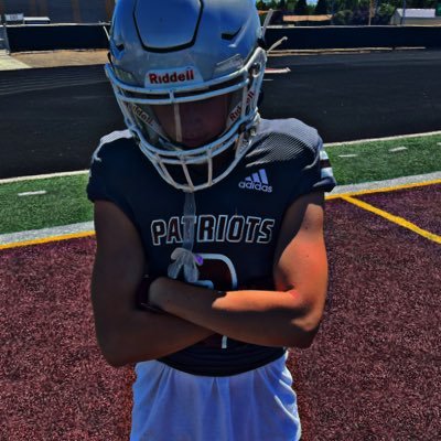 Cornerback/WR | 6’0 175lb | Class of 2027 | Centennial High School Boise, Idaho | 4.0 GPA | 4.8 40yd Dash charlie.w.farris@gmail.com