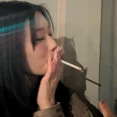 oiuija's profile picture. 