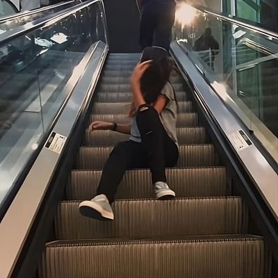 MybeeloveddBee's profile picture. //🇵🇭//Free 🍉//, Love yourself. Might transform acc soon.