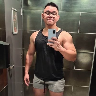 If I have OnlyFans: videos of me napping & eating.
Tweets mostly: Bravo, Housewives, thirst trap, fitness, food.
🇦🇺👨🏻⚕️🏥🏋♂️💪🤜