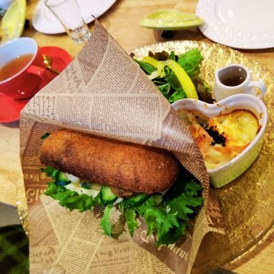 RelaxingSloth's profile picture. 小学3年生の長男と、小学1年生の次男の暴れん坊兄弟の育児中。
懸賞に応募したり、ゆるくつぶやいたりしてます。