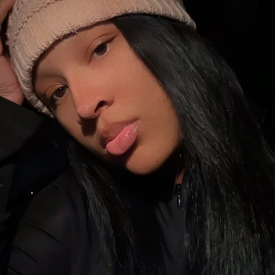 riyahmona's profile picture. Live 🌸 Love 💜