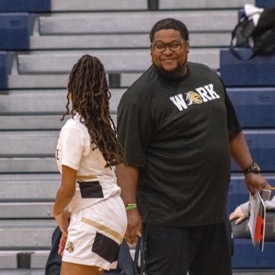 Assistant Coach @KHSKnightFB @KHSwbball & @KHSKnightsBase ~ IG: @iamcoachb357jewels