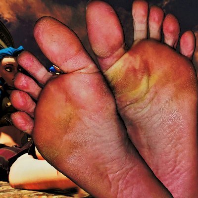 I have a huge fetish for sexy big feet & cute long soles!
I love foot worship, footjobs, solejobs & foot fucking!
The bigger and longer they are, the better! :3