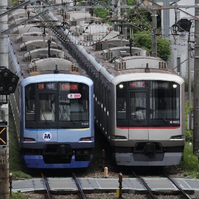 webサイト「音のでる鉄道写真館」作者。鉄道車両の走行音、特急列車などの車内チャイムを求めてもう少しで30年。
webではハンドルネーム「竜ヶ崎機関区」ですが、ここでは地元駅に着くときの印象的な車掌さんの放送から拝借して「りゅうがさきゅ」を名乗っておきます。