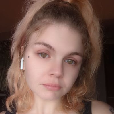 dubss99's profile picture. a plant, animal and girl mom ✨ 🪴 👨‍👧 🐶 🐈 🐈‍⬛ tattooed heavily, smoke 🌿 heavily. 
 if you want to know the rest, let's be friends 🫣