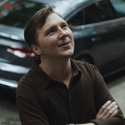 18 • she/her ☆ i like the the riddler but not in a incel way ♡ #1 paul dano stan ☻ check our my blog!!