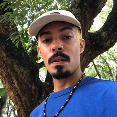 Nascido em São Salvador da Baía de Todos os Santos em dias de sol. IG: @originalissa