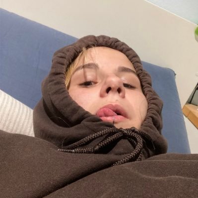 onallimona's profile picture. 