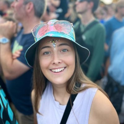 suttonellie_'s profile picture. spurs fan and physio