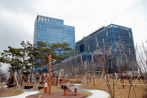 GwangjuCustoms's profile picture. 안녕하세요~ 광주본부세관입니다^^
광주세관은 소통을 사랑합니다! 멘션 많이 보내주세요~*  팔로우 무한 환영합니다♥