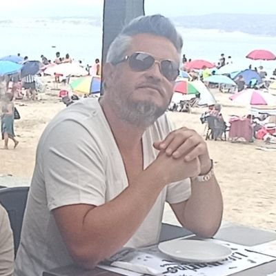 nosoynuevosoy's profile picture. Chile, país de mierda con gente de mierda, que vota por mierda.