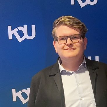 Styrelseledamot i KDU Östergötland. Twittrar privat.