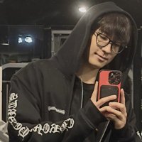 a \⁷ (@jinandton1c) 's Twitter Profile