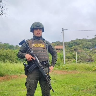 andrescruz99's profile picture. evita hablar tanto y realiza grandes acciones
👮‍♂️👮‍♂️
