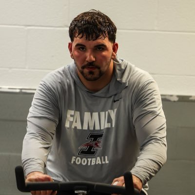 Uindy Football - Barstool Athlete ————— 270// 6’6 // OL