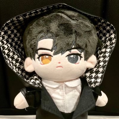 hanzelcos's profile picture. 25+ || ORV, LoTM, WHB, Budak HoYo, always looking for new friends!