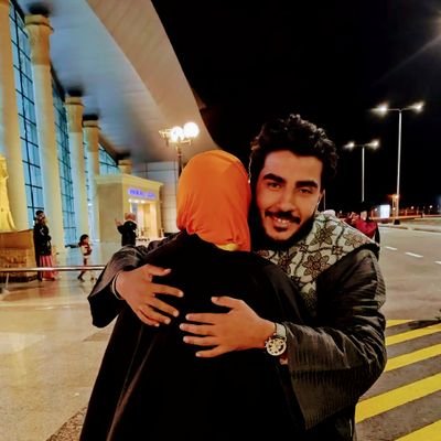 يارب متورنيش اي حاجه وحشه ف اهلي ولا اي حد بحبهُ فلا يمسُهم ضُر ويمسني اضعافهُ، اللهم اني استودعتك إياهم ف
احفظهم بعينك التي لا تنام..❤️