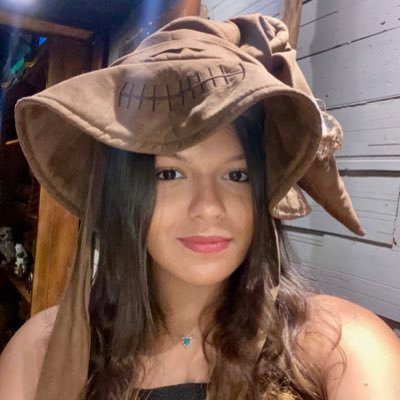 loucoura's profile picture. Bonita demais pra passar por tudo isso.